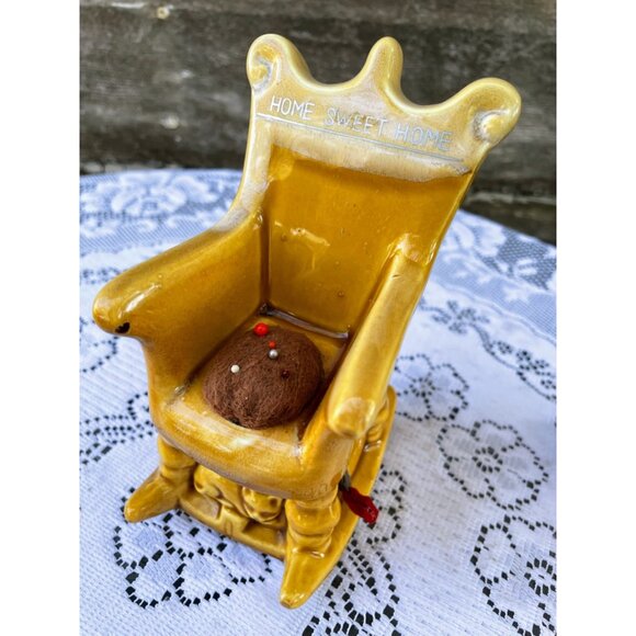 Vintage 1950s Ceramic Rocking Chair/Cat Pin Cushion Tape Measure - Picture 5 of 9